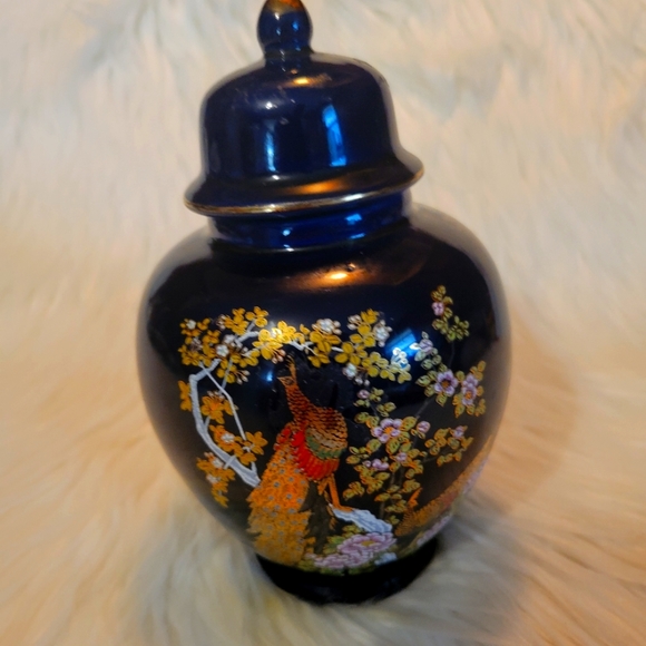 Other - Oriental  urn